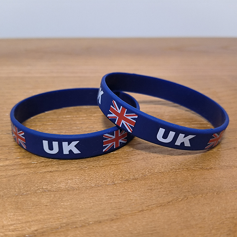 Pulsera de silicona con bander - Women Fashion Uk reseña y precio